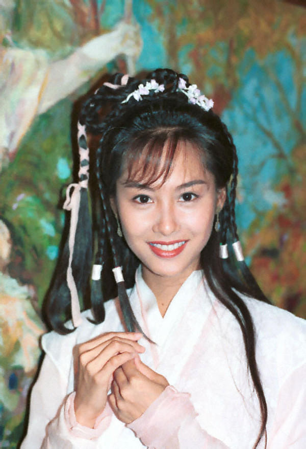 10 nữ diễn viên dung mạo như hoa, đẹp nhất trong phim Kim Dung - Hình 17