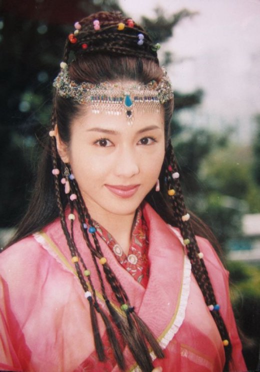 10 nữ diễn viên dung mạo như hoa, đẹp nhất trong phim Kim Dung - Hình 13