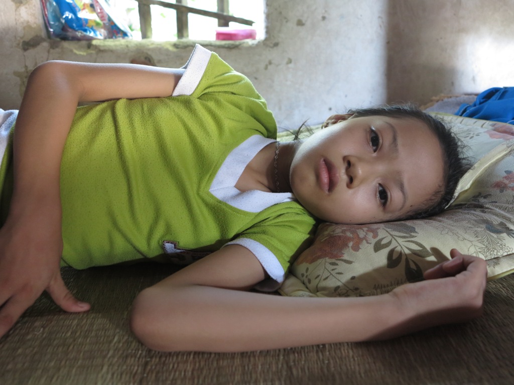 Mẹ qua đời cho chị gái 700 triệu nhưng cho tôi chỉ một chiếc áo cũ. Bí mật khiến tôi nghẹn ngào - Hình 1