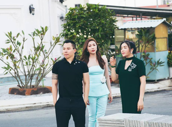 Vũ Khắc Tiệp, Quỳnh Thư thăm biệt thự dát vàng của Lý Nhã Kỳ - Hình 1