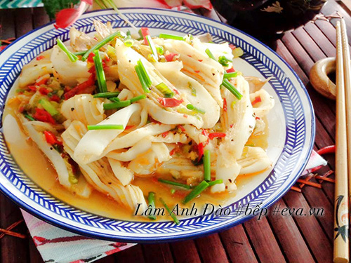 [Chế biến] - Đổi vị cho cả nhà với mực xào sa tế - Hình 8