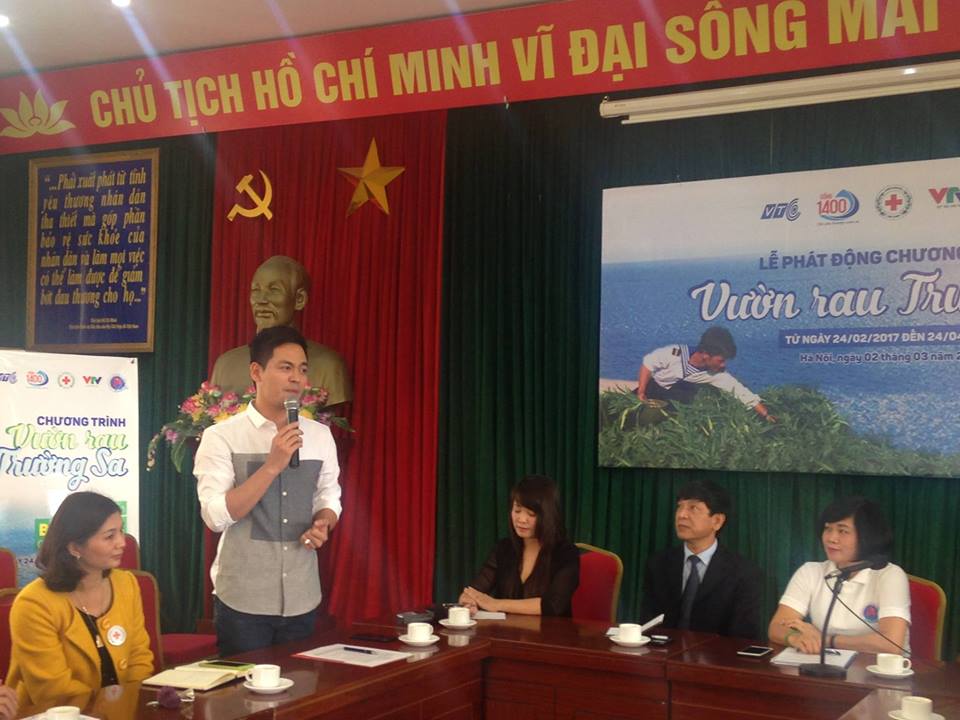 MC Phan Anh làm đại sứ chương trình trồng rau xanh gửi Trường Sa - Hình 1