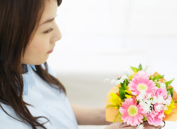 Từ sau ngày sinh nhật bị bẽ bàng đó, chị chồng nhìn thấy tôi như nhìn kẻ thù - Hình 1