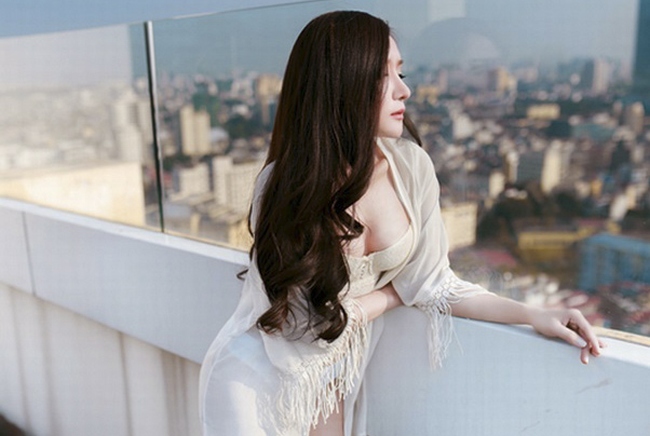 Không ngờ những mỹ nhân hát hội chợ lại nóng mắt mức này - Hình 25