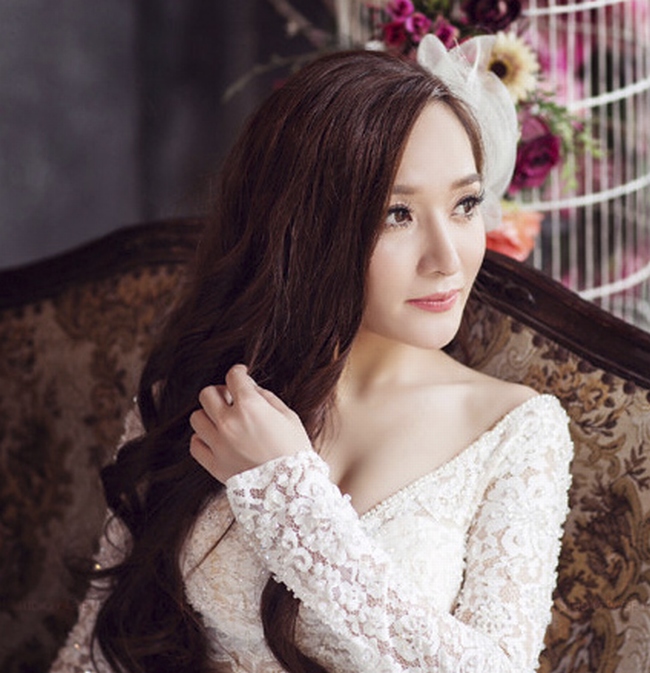 Không ngờ những mỹ nhân hát hội chợ lại nóng mắt mức này - Hình 28