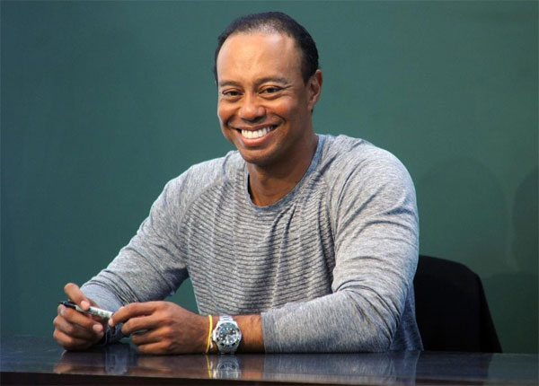 Tiger Woods bị đồn có bạn gái mới bốc lửa - Hình 2