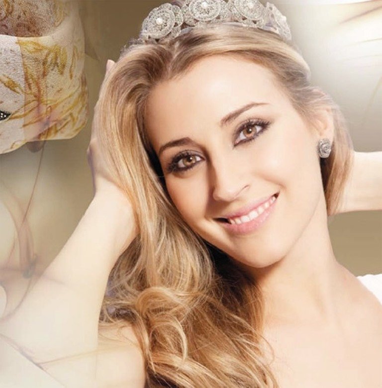 Carlota Ruiz - nửa kia xinh đẹp của Arbeloa - Hình 5