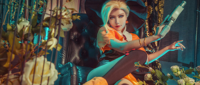 Chảy máu mũi với cosplay Mercy cực gợi cảm trong Overwatch - Hình 4