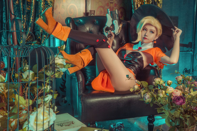 Chảy máu mũi với cosplay Mercy cực gợi cảm trong Overwatch - Hình 3