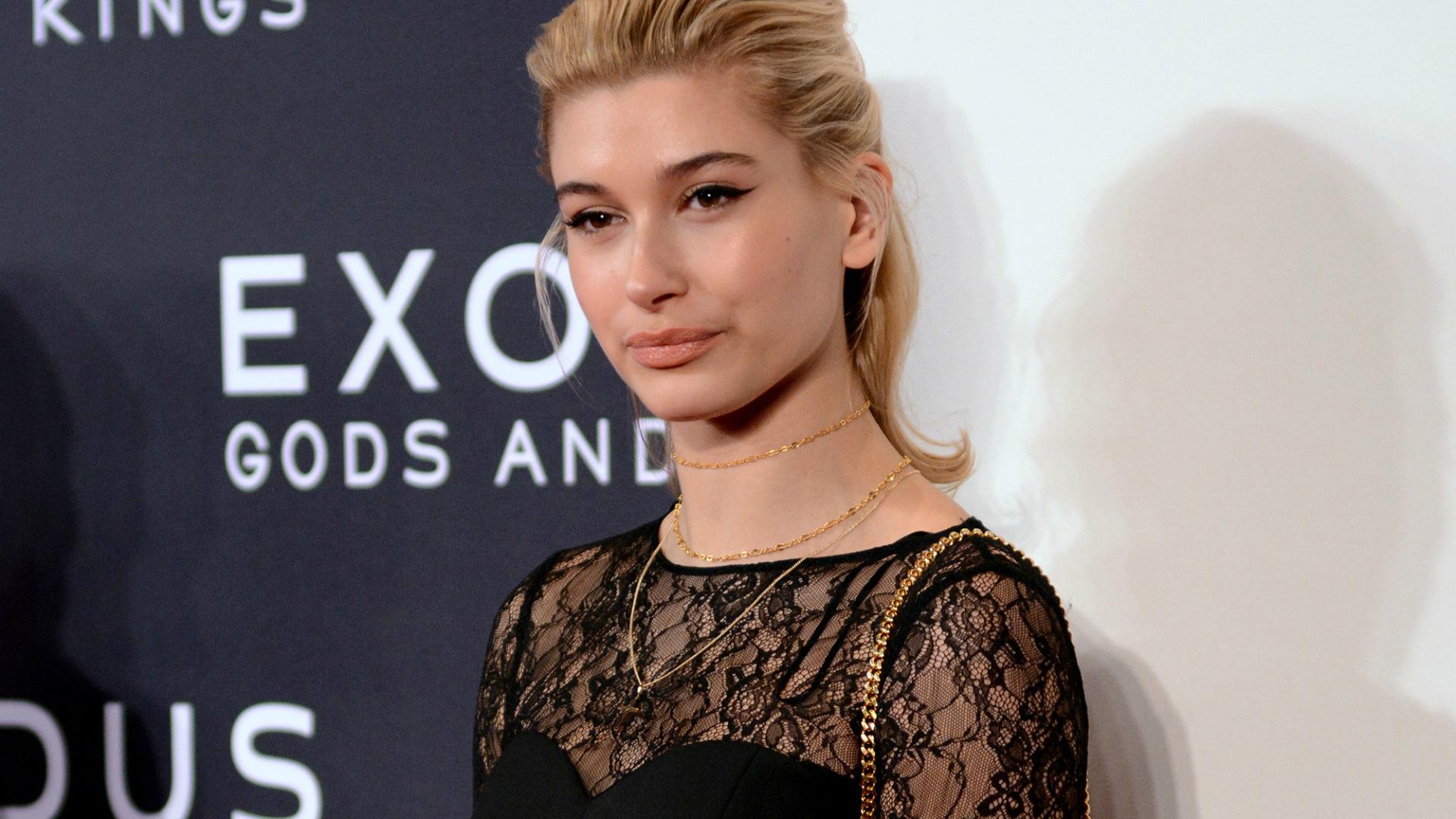 Hailey Baldwin - Tình mới đầy cuốn hút của quý tử nhà Becks - Hình 4