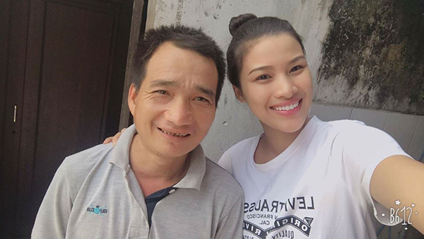 Sau mọi ồn ào điều tiếng, Nguyễn Thị Thành về quê thăm bố mẹ - Hình 1