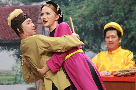 Trấn Thành với những lần gần gũi khiến Hương Giang Idol toát mồ hôi - Hình 1