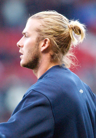 Beckham để tóc búi đẹp nhất thế giới  Sao thể thao  Việt Giải Trí