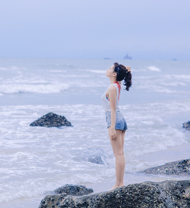 Bạn gái mới Sơn Tùng xinh như búp bê với váy áo mát mẻ ngày hè - Hình 11