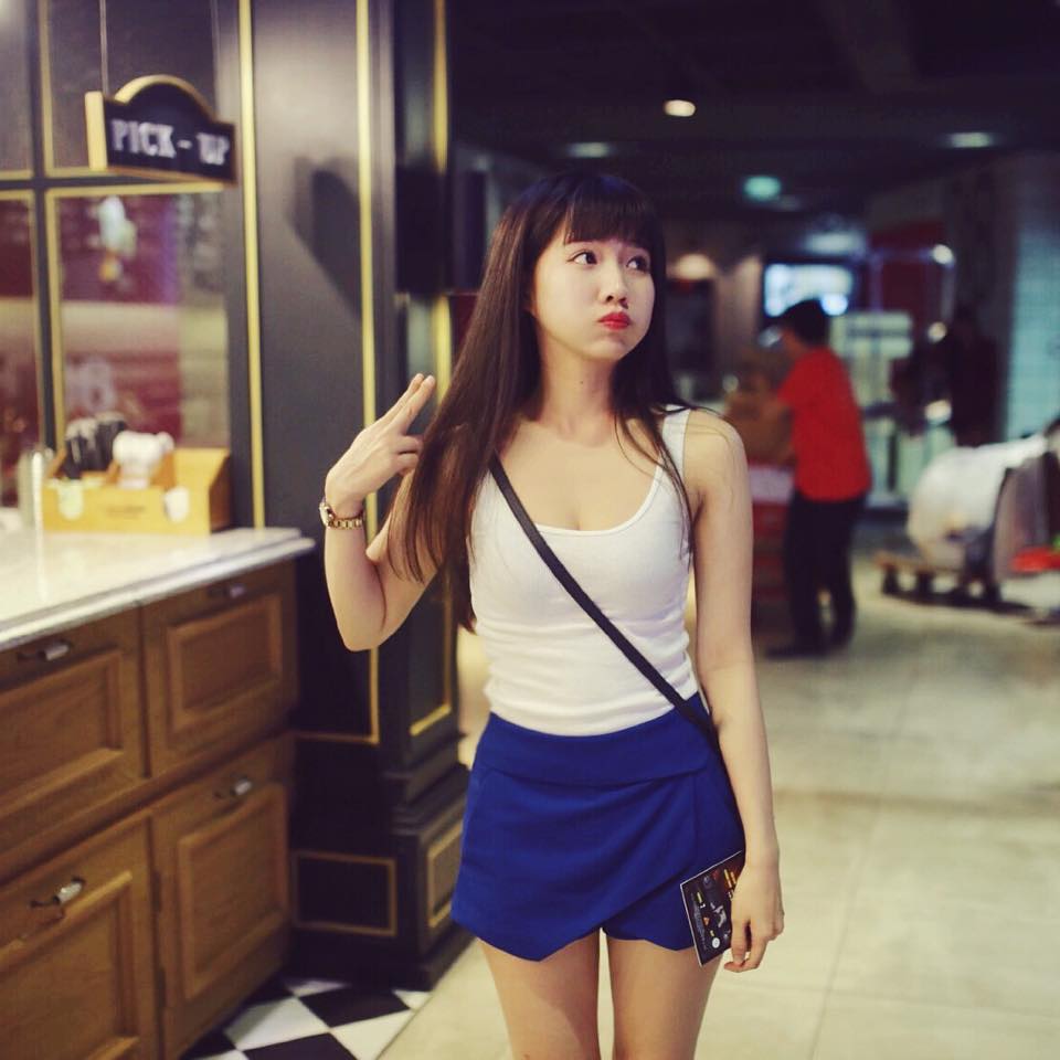 Bạn gái mới Sơn Tùng xinh như búp bê với váy áo mát mẻ ngày hè - Hình 1