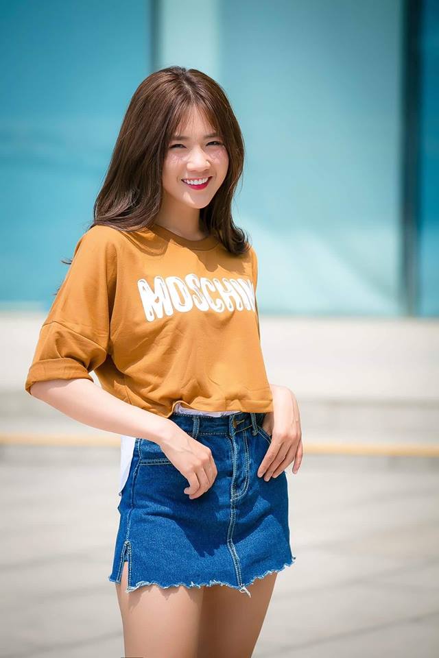 Bạn gái mới Sơn Tùng xinh như búp bê với váy áo mát mẻ ngày hè - Hình 6