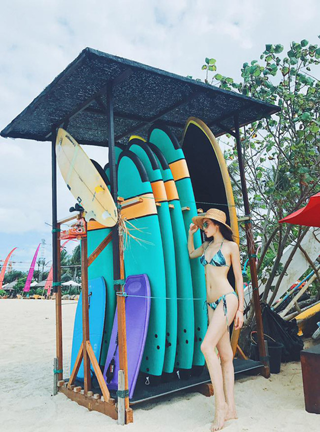 Hoa hậu Kỳ Duyên diện bikini, khoe body sexy tại đảo Bali - Hình 1
