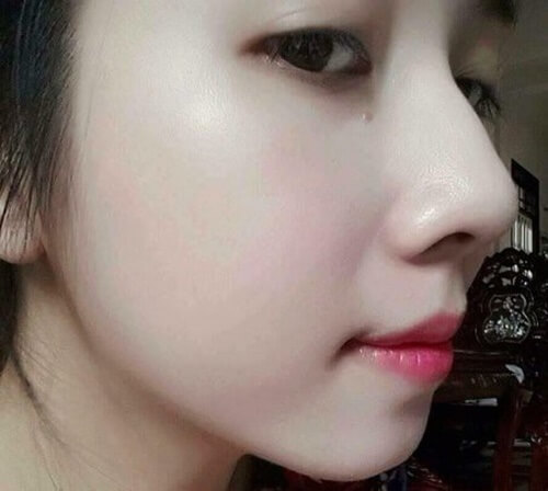 Cho cà chua đông đá rồi chà lên khắp mặt trong vài phút, 10 người dùng 9 người mê - Hình 6