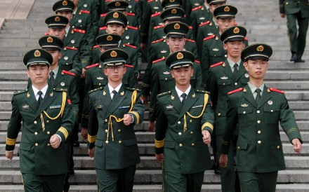 Quân đội TQ đang bị thứ trên điện thoại di động đe dọa - Hình 2