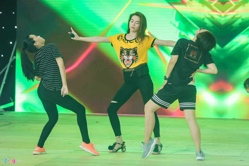 Hà Hồ và dàn mẫu Next Top Model tập luyện cho đêm chung kết - Hình 3