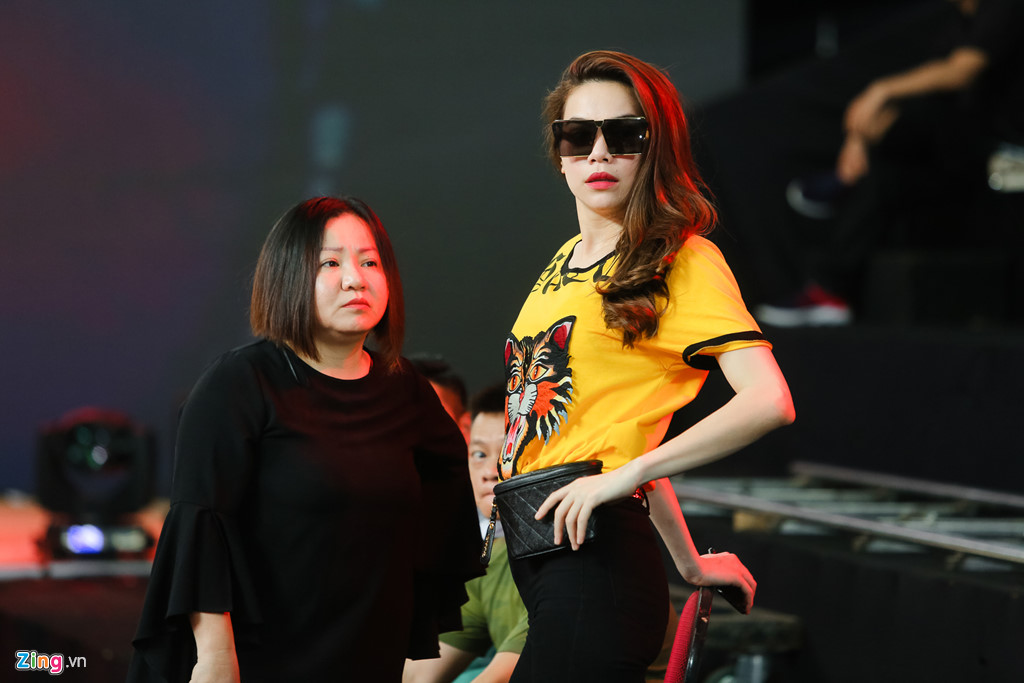 Hà Hồ và dàn mẫu Next Top Model tập luyện cho đêm chung kết - Hình 1