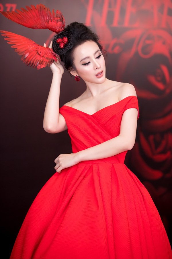 Bất ngờ với khuôn mặt khác lạ của Đỗ Mỹ Linh tại show thời trang Đỗ Mạnh Cường - Hình 4