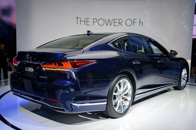 Lexus LS 500h 2018 giá 7,6 tỷ đồng tại Việt Nam - Hình 3