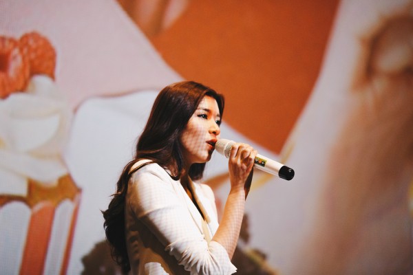 Mới đầu năm 2018, Đồng Ánh Quỳnh đã âm thầm chuẩn bị quà công phu tặng fan - Hình 5