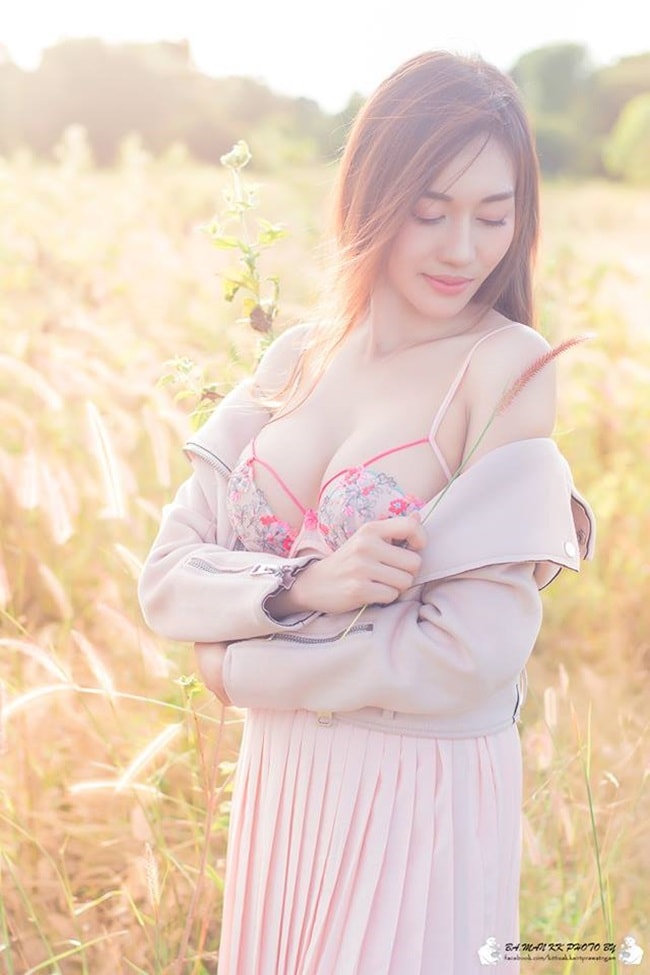 Ngất ngây với váy áo sexy mừng năm mới của con gái Thái Lan - Hình 2