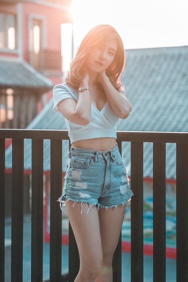 Ngất ngây với váy áo sexy mừng năm mới của con gái Thái Lan - Hình 12