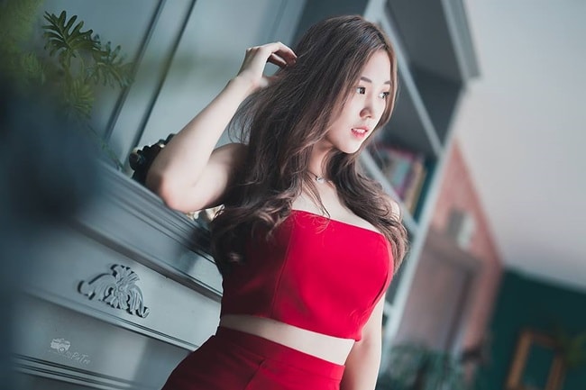 Ngất ngây với váy áo sexy mừng năm mới của con gái Thái Lan - Hình 21