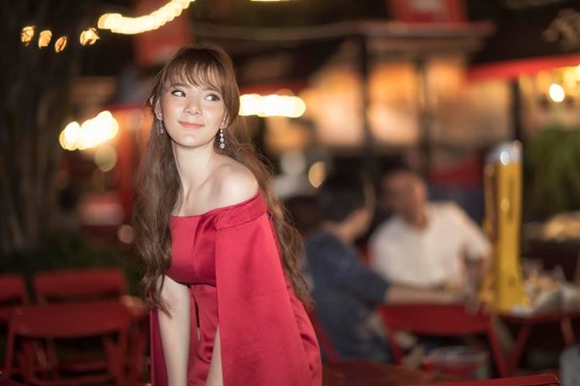 Ngất ngây với váy áo sexy mừng năm mới của con gái Thái Lan - Hình 23