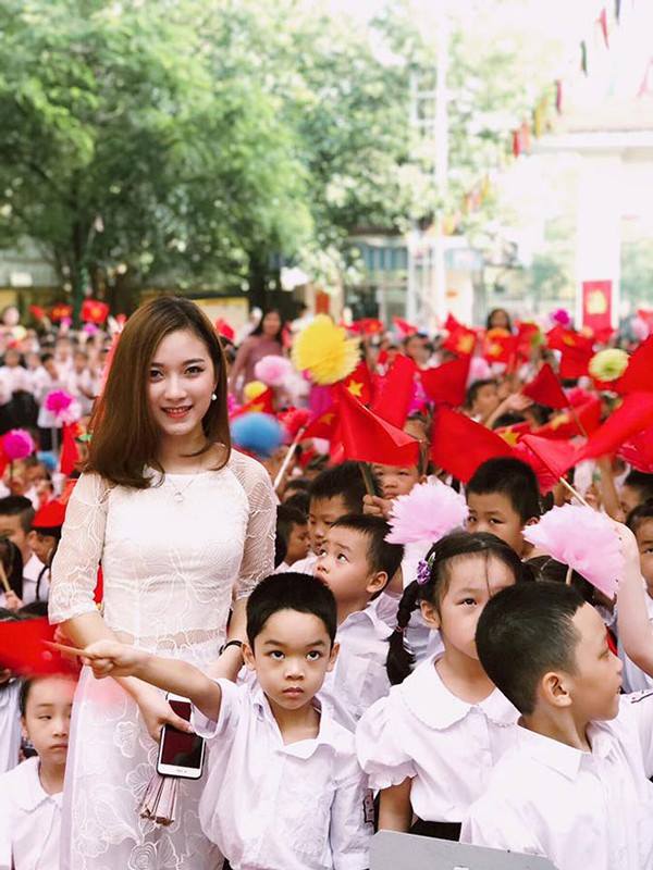 Những giáo viên xinh đẹp hứa hẹn tỏa sáng trong năm 2018 - Hình 5