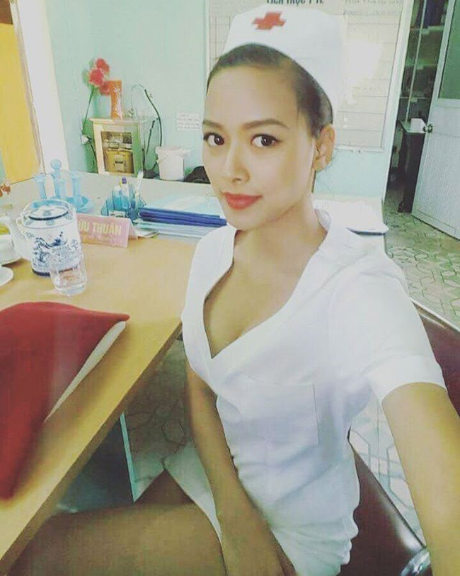Nữ y tá sexy khiến Trung Hiếu say như điếu đổ giờ ra sao? - Hình 1