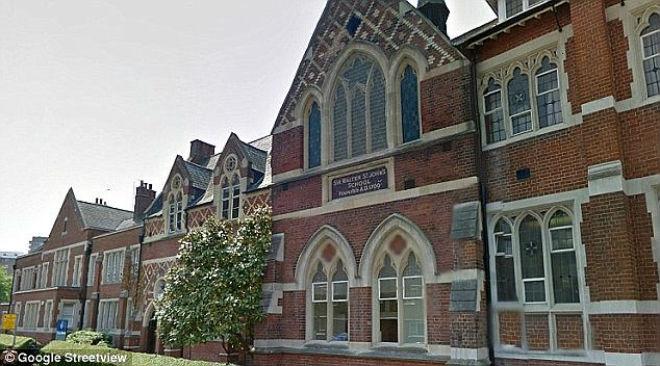 Ronaldo ngày càng gần MU: Đưa quý tử về Anh luyện công - Hình 2