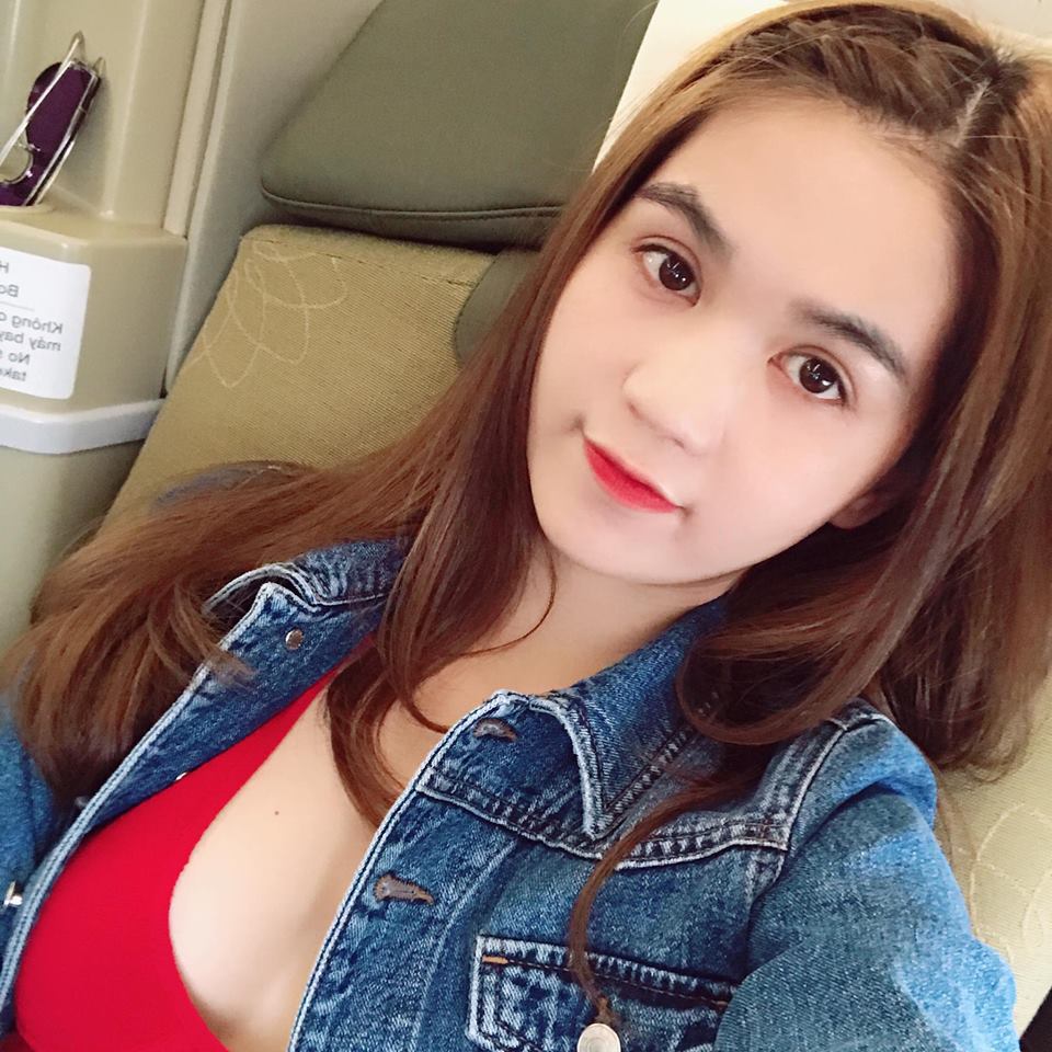 Tuổi U30, Ngọc Trinh vẫn mặc váy học sinh trẻ trung như gái tuổi 18 - Hình 11