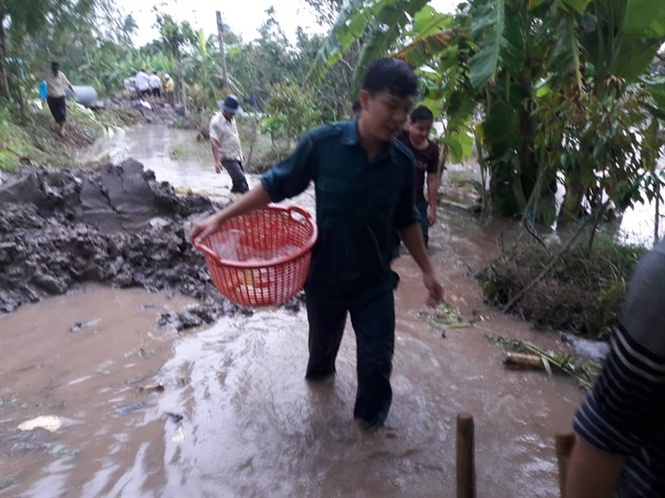 Bến Tre: Vỡ đê bao, gây thiệt hại trên 7,5 tỷ đồng - Hình 5