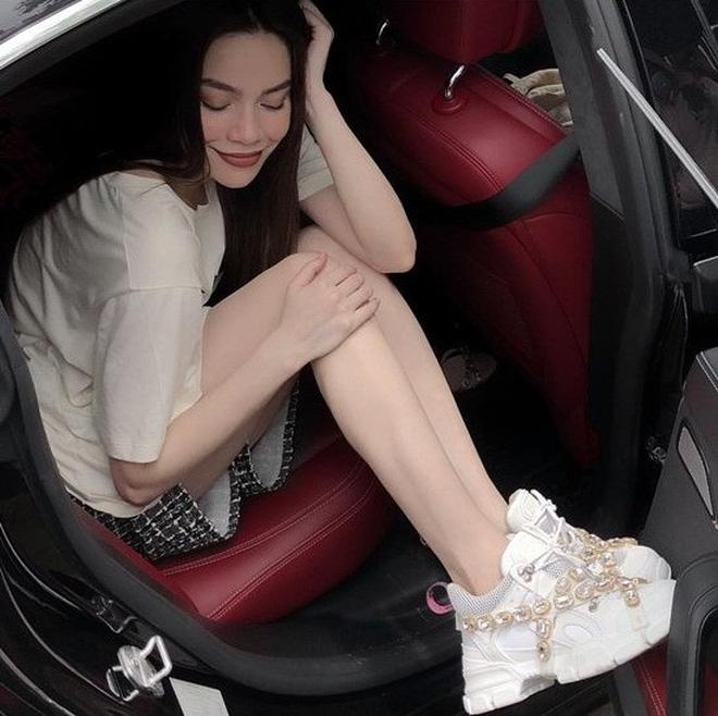 Đột nhiên thân thiết với Nữ hoàng thị phi Hồ Ngọc Hà, Á Hậu Huyền My tích cực khoe của? - Hình 11