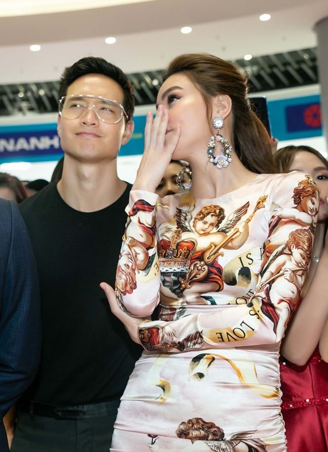 Giữa tin đồn rạn nứt, Hà Hồ và Kim Lý vẫn tình tứ bên nhau - Hình 1