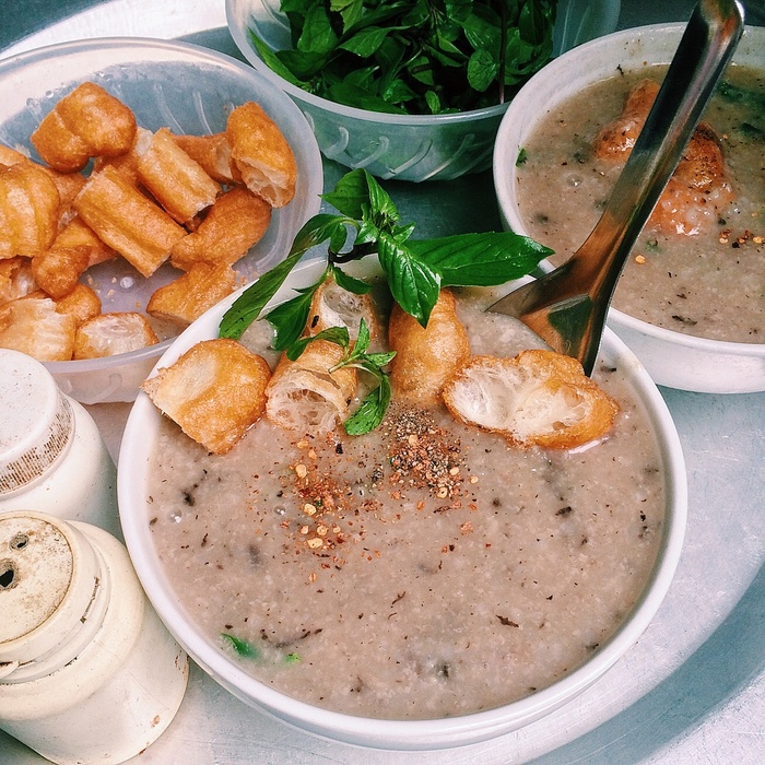 Hà Nội lạnh thật rồi! Giờ là lúc tìm đến ăn món cháo lòng nóng hổi này thôi! - Hình 2