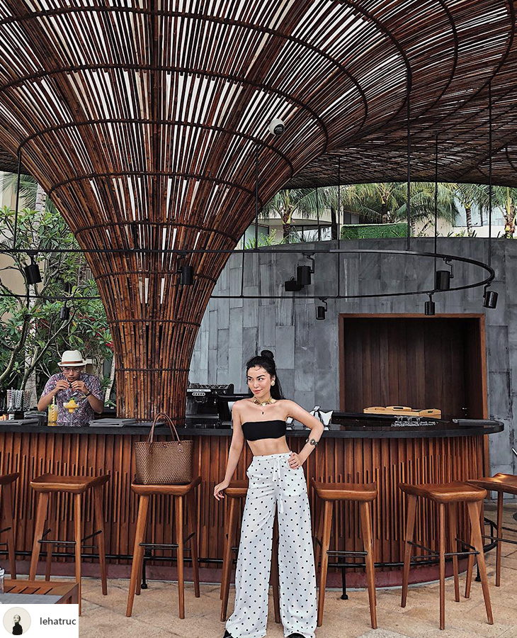 Học hỏi các sao và fashionista 6 cách mặc đồ đẹp với quần ống rộng - Hình 26