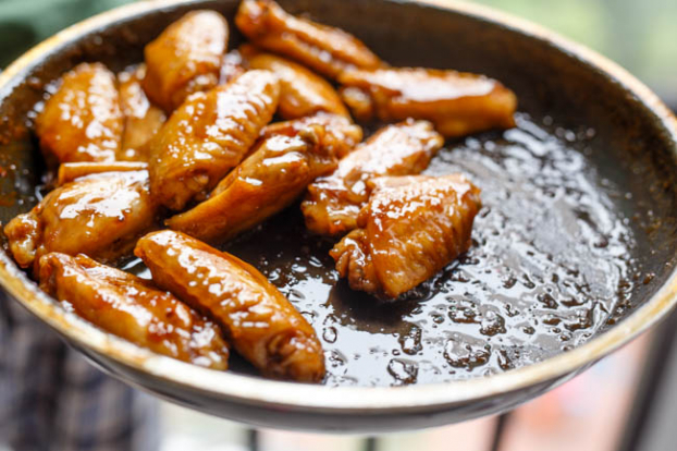Không ngờ kết hợp cánh gà với coca lại có thể tạo ra một món ăn ngon đến thế - Hình 6
