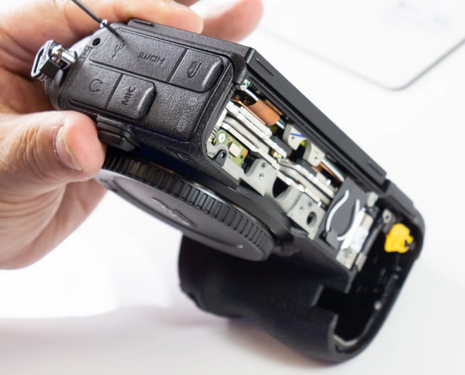 Mổ xẻ Z7: bên trong chiếc máy ảnh không gương lật Full Frame đầu tiên của Nikon có gì? - Hình 6