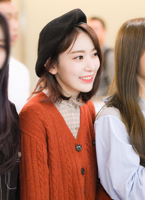 Mũ beret cổ điển phủ sóng tủ đồ sao Hàn mùa thu 2018 - Hình 7
