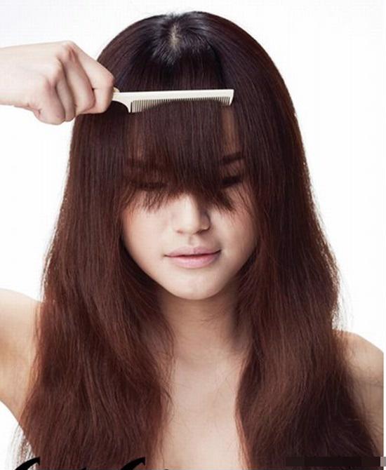 Muốn giữ nếp tóc mái thưa đẹp suốt cả ngày mà không lo bị xáo trộn? Hãy xem hình ảnh liên quan đến từ khóa này và tìm hiểu các mẹo giữ nếp tóc hiệu quả nhất nhé!