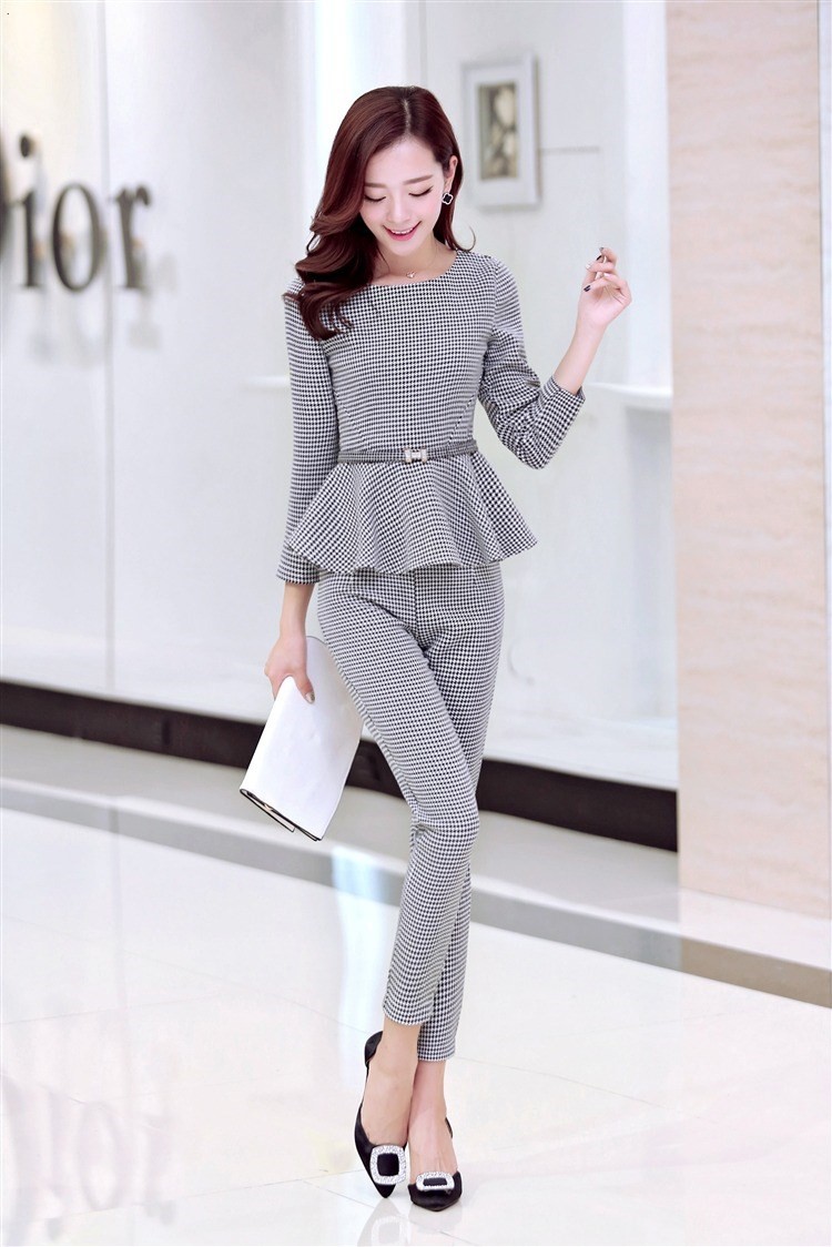 2 dáng áo peplum đẹp giúp nàng béo bụng che khuyết điểm mùa thu - Hình 4