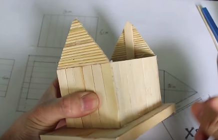 Cách làm mô hình nhà đơn giản bằng que kem gỗ - Hình 16