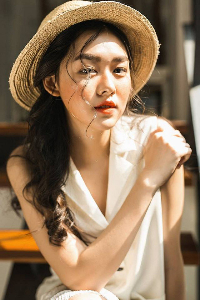 Bất ngờ trước nhan sắc và danh tiếng không thể đùa với cô dâu hờ của hotboy Minh Châu - Hình 13