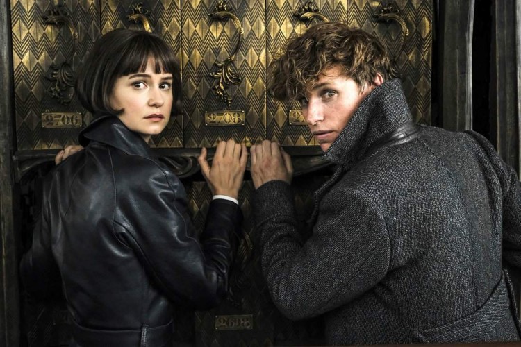 Fantastic Beasts 2 đạt điểm số thấp nhất trong loạt phim Harry Potter trên Rotten Tomatoes - Hình 5