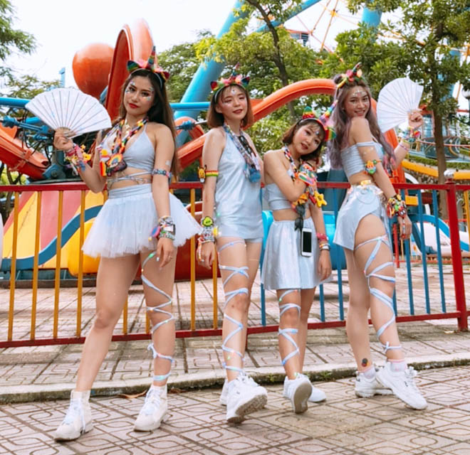 Hot gymer Hà thành mặt xinh, số đo thần thánh mặc bốc lửa khi đi quẩy - Hình 3